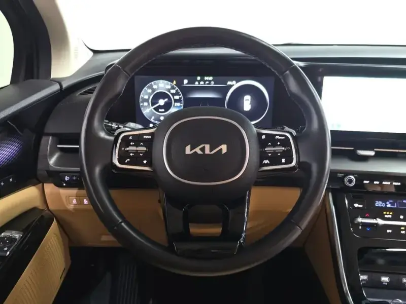 2022 Kia Carnival с пробегом 37 745 км