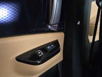 2022 Kia Carnival с пробегом 37 745 км