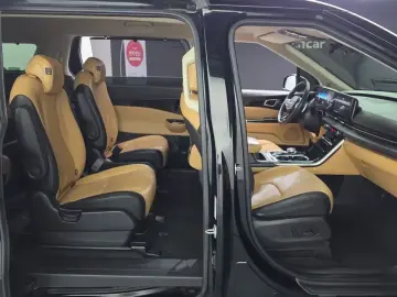 2023 Kia Carnival с пробегом 67 052 км