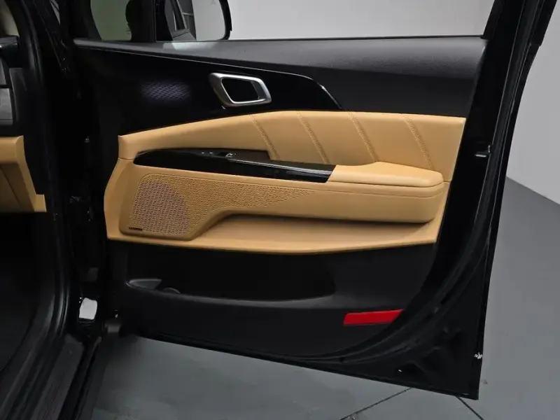 2022 Kia Carnival с пробегом 37 745 км