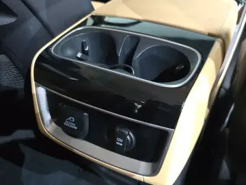 2022 Kia Carnival с пробегом 37 745 км