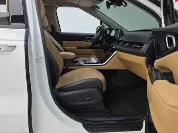2022 Kia Carnival с пробегом 51 800 км