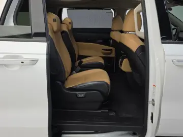 2022 Kia Carnival с пробегом 51 800 км