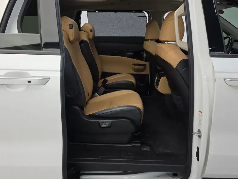 2022 Kia Carnival с пробегом 51 800 км
