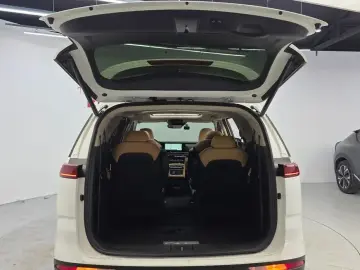 2022 Kia Carnival с пробегом 51 800 км
