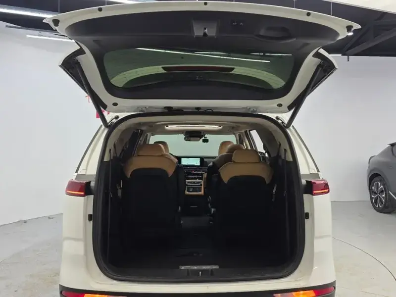 2022 Kia Carnival с пробегом 51 800 км