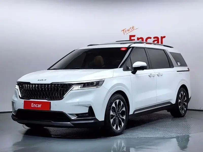 2023 Kia Carnival с пробегом 22 467 км