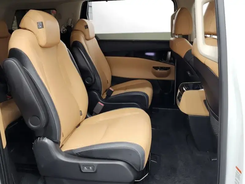 2023 Kia Carnival с пробегом 22 467 км