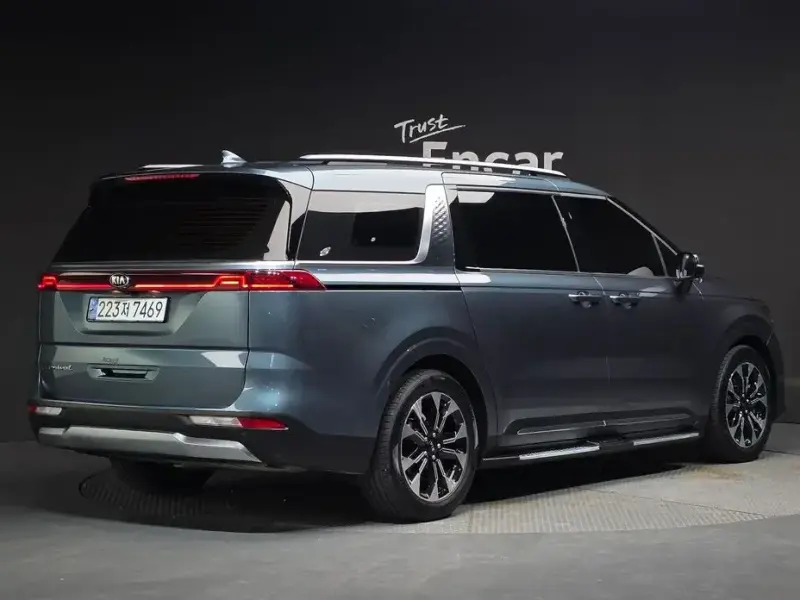 2021 Kia Carnival с пробегом 105 052 км