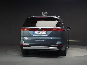2021 Kia Carnival с пробегом 105 052 км
