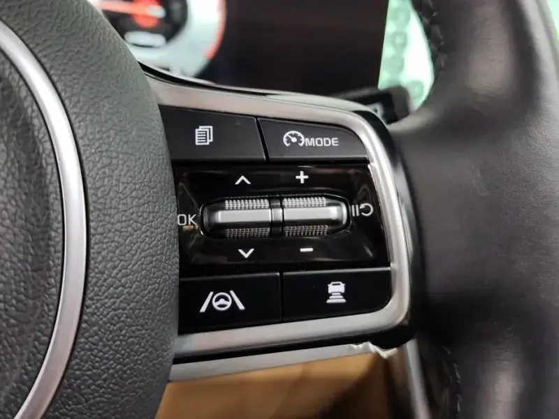 2023 Kia Carnival с пробегом 22 467 км