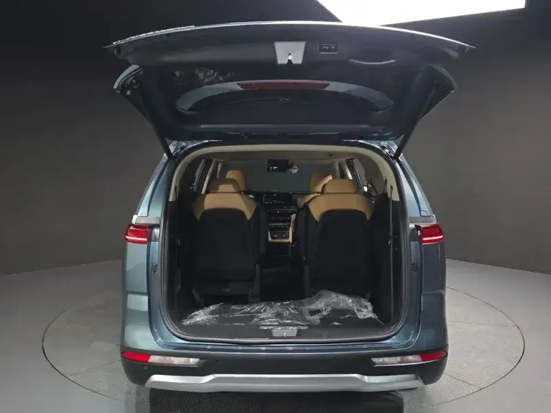 2021 Kia Carnival с пробегом 105 052 км
