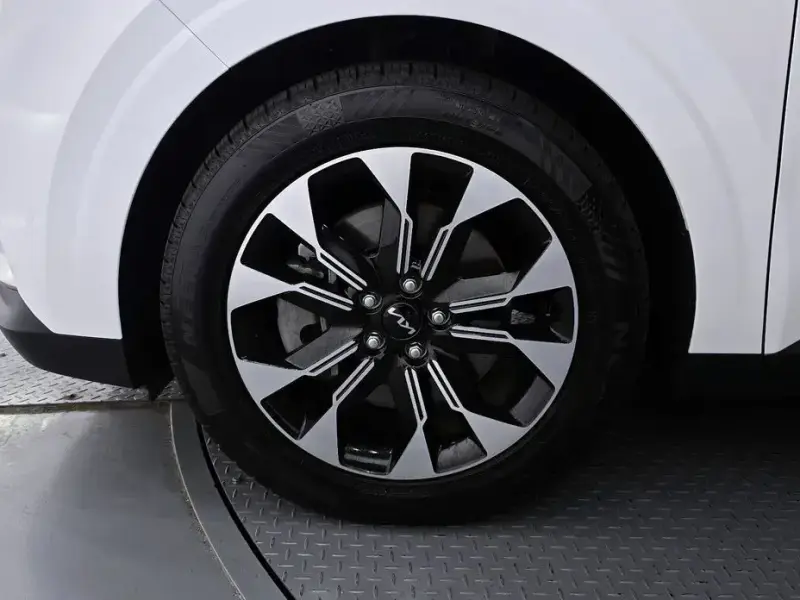 2022 Kia Carnival с пробегом 56 291 км