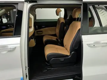 2022 Kia Carnival с пробегом 56 291 км