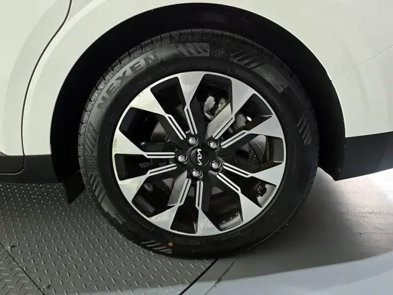 2022 Kia Carnival с пробегом 56 291 км