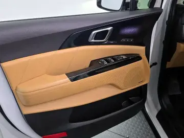 2022 Kia Carnival с пробегом 56 291 км