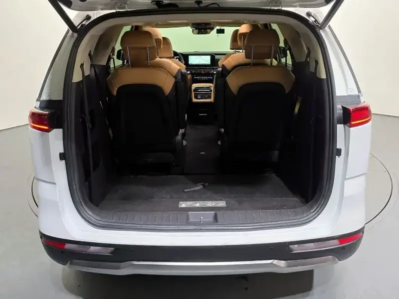 2022 Kia Carnival с пробегом 56 291 км
