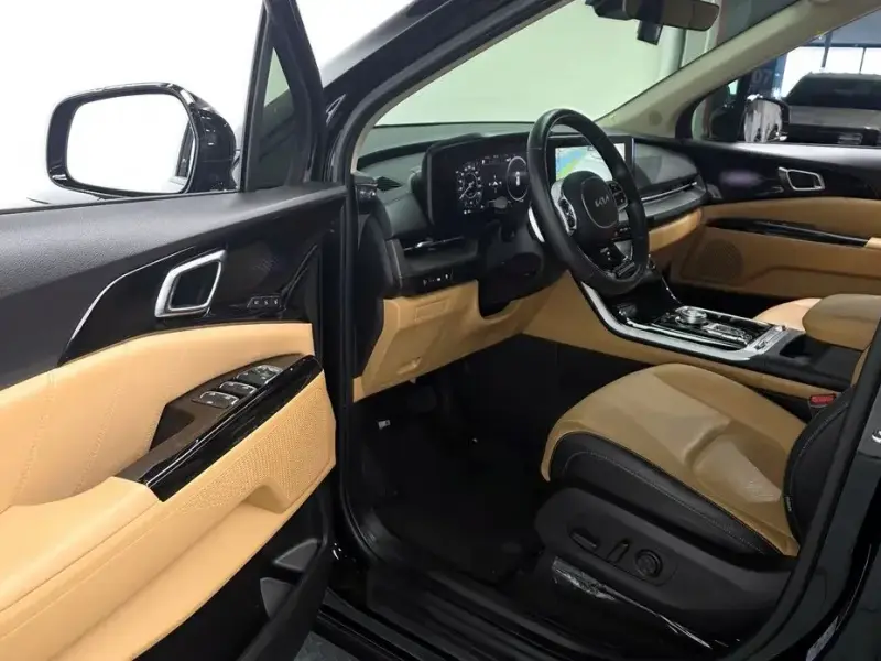 2022 Kia Carnival с пробегом 11 448 км