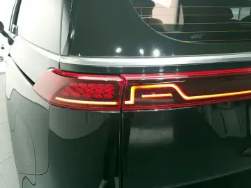 2022 Kia Carnival с пробегом 11 448 км