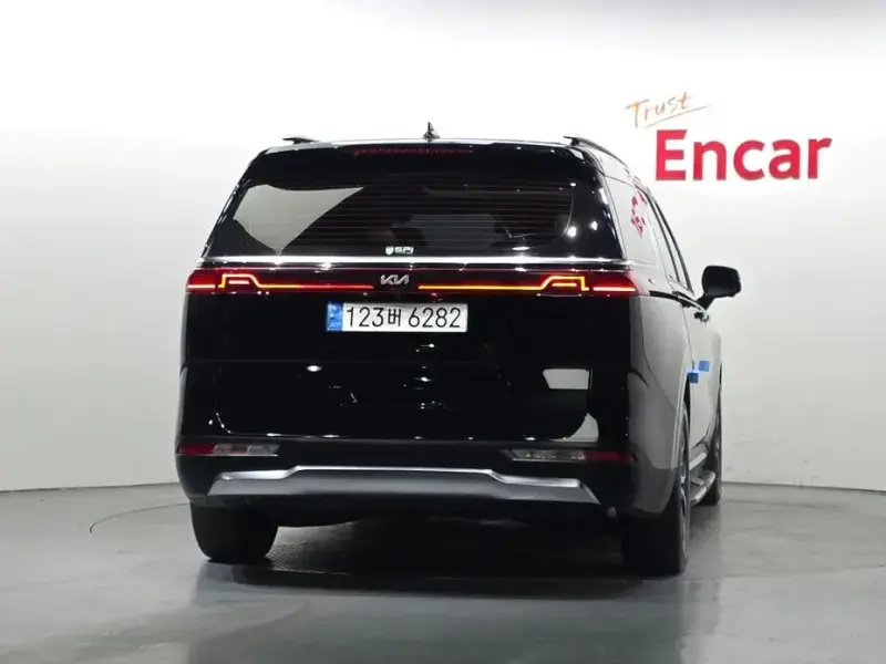 2021 Kia Carnival с пробегом 37 028 км