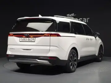 2022 Kia Carnival с пробегом 12 768 км