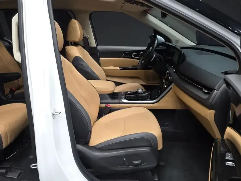 2022 Kia Carnival с пробегом 12 768 км