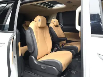 2022 Kia Carnival с пробегом 12 768 км