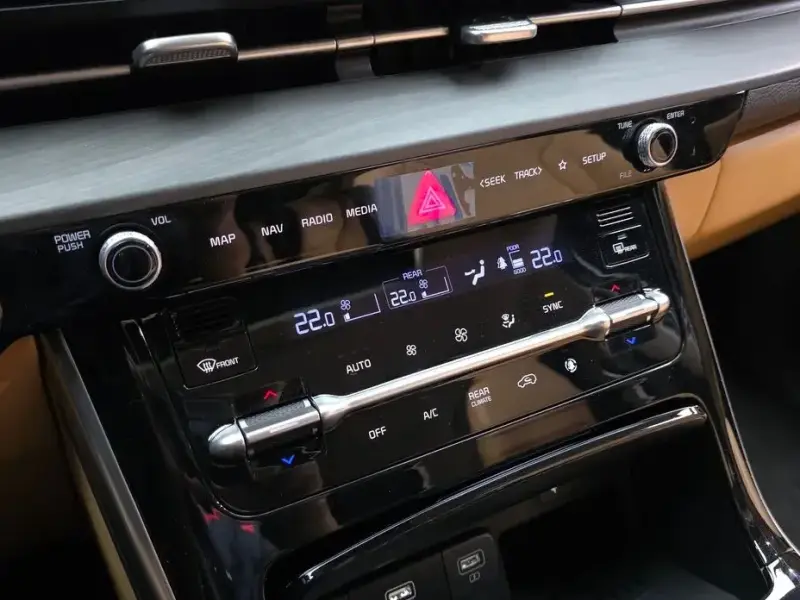 2022 Kia Carnival с пробегом 12 768 км