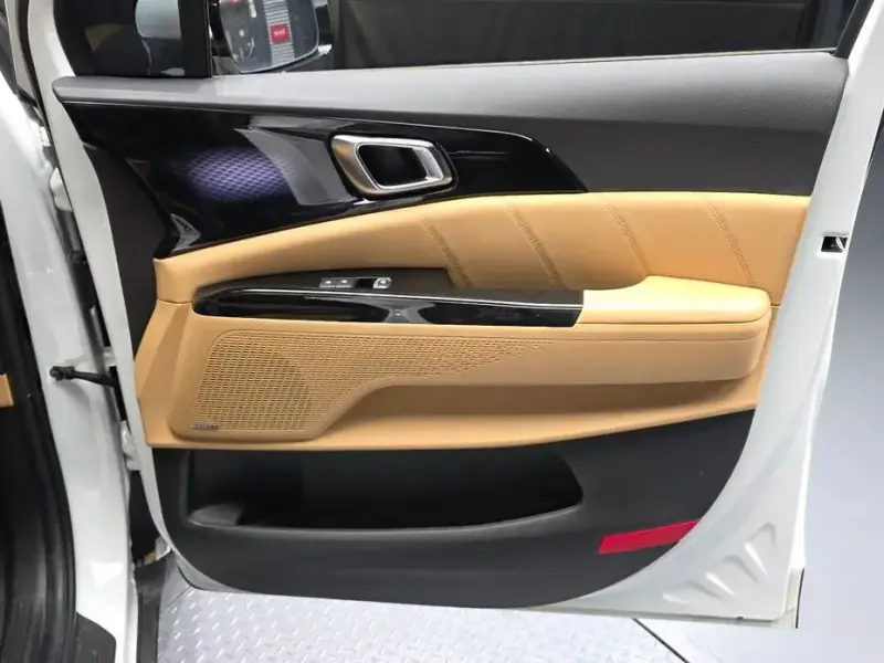 2022 Kia Carnival с пробегом 12 768 км