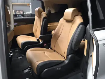 2022 Kia Carnival с пробегом 12 768 км