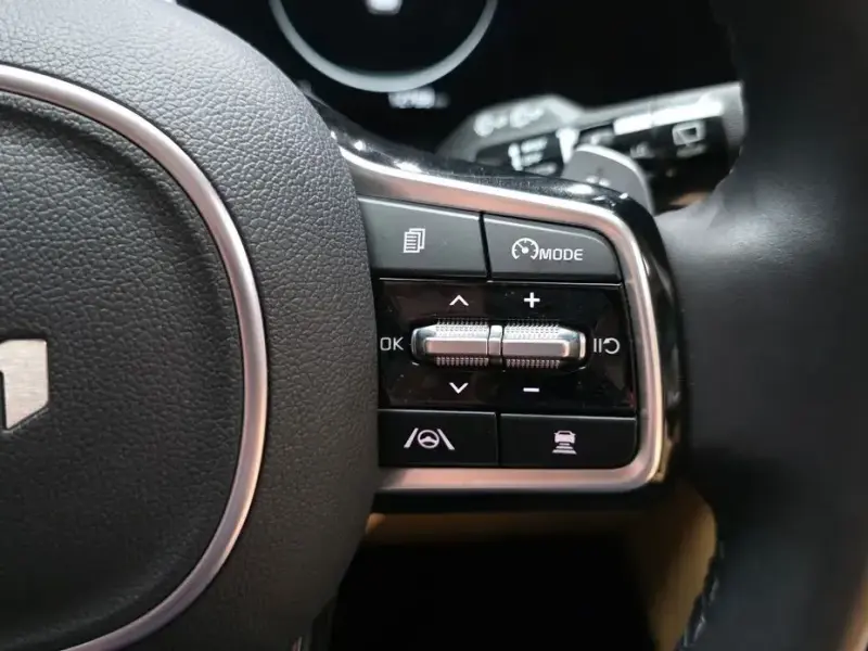 2022 Kia Carnival с пробегом 12 768 км