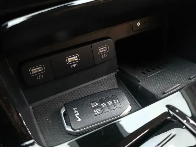 2022 Kia Carnival с пробегом 12 768 км