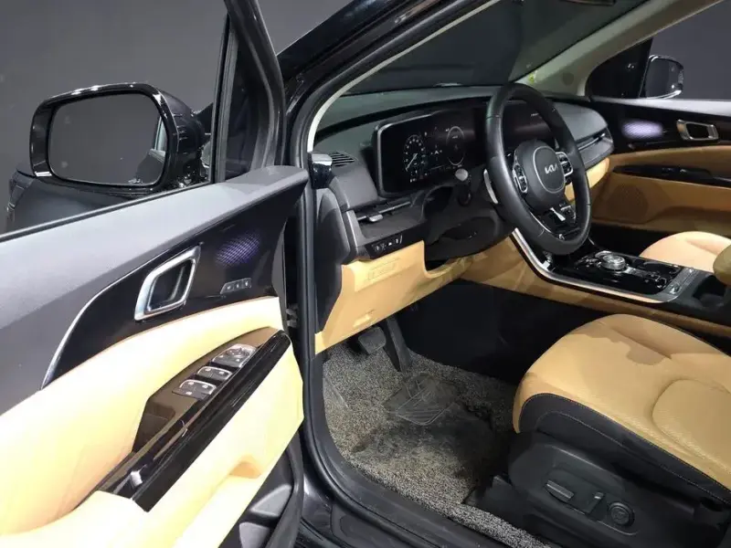 2022 Kia Carnival с пробегом 78 125 км