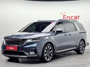 2023 Kia Carnival с пробегом 33 781 км