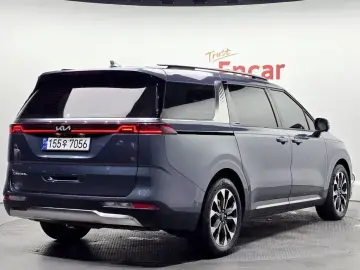 2023 Kia Carnival с пробегом 33 781 км
