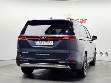 2023 Kia Carnival с пробегом 33 781 км