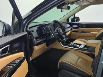 2023 Kia Carnival с пробегом 33 781 км