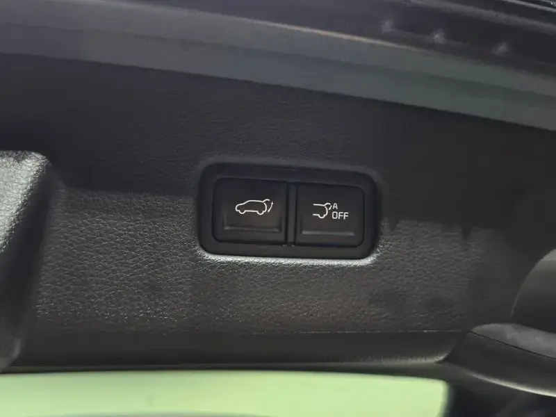 2023 Kia Carnival с пробегом 33 781 км
