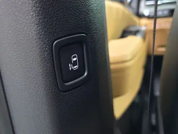 2023 Kia Carnival с пробегом 33 781 км