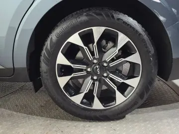 2023 Kia Carnival с пробегом 33 781 км