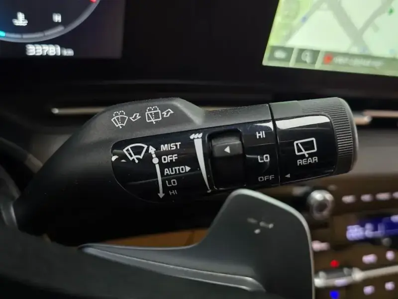 2023 Kia Carnival с пробегом 33 781 км