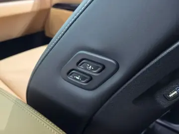 2023 Kia Carnival с пробегом 33 781 км