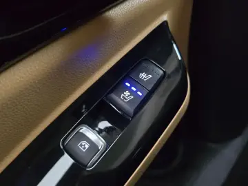 2023 Kia Carnival с пробегом 33 781 км