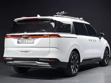 2023 Kia Carnival с пробегом 46 880 км
