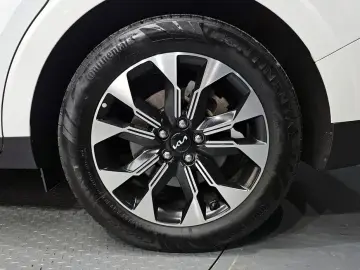 2023 Kia Carnival с пробегом 46 880 км
