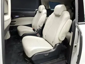 2023 Kia Carnival с пробегом 46 880 км