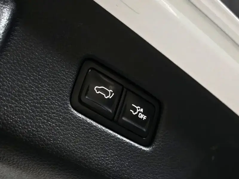 2023 Kia Carnival с пробегом 46 880 км