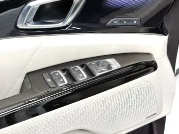 2023 Kia Carnival с пробегом 46 880 км