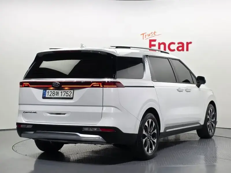 2021 Kia Carnival с пробегом 75 599 км