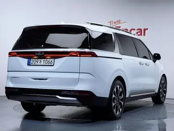 2023 Kia Carnival с пробегом 137 091 км